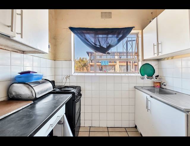 2 BEDROOM APARTMENT FOR SALE IN WINDSOR EAST